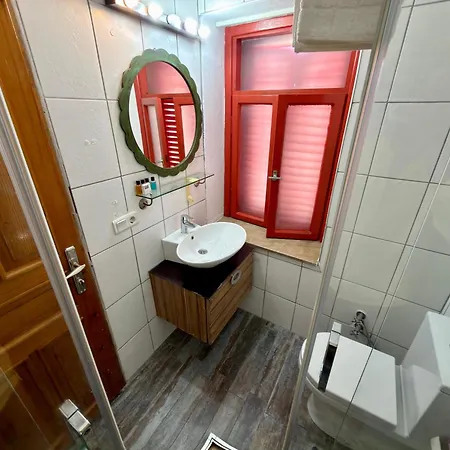 Karyada Village Bed & Breakfast *