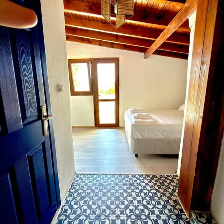 Karyada Village Bed & Breakfast
